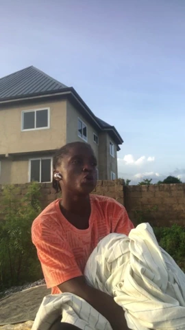Clothed mom twerks while folding laundry in dirty talk video porn video
