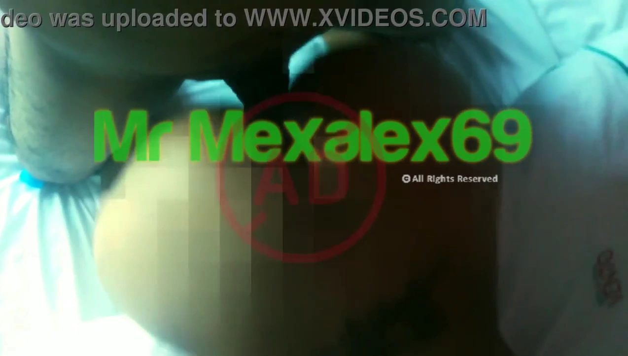 Amateur Mexican beauty gives the best doggystyle and squirts porn video